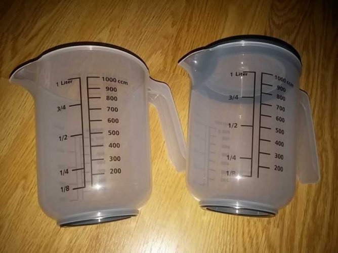 Test: Hausfelder Messbecher Litermaß Set (3-teilig), 1l Rührschüssel mit Spritzschutz Deckel, spülmaschinengeeignet Test: Hausfelder Messbecher Litermaß Set (3-teilig), 1l Rührschüssel mit Spritzschutz Deckel, spülmaschinengeeignet